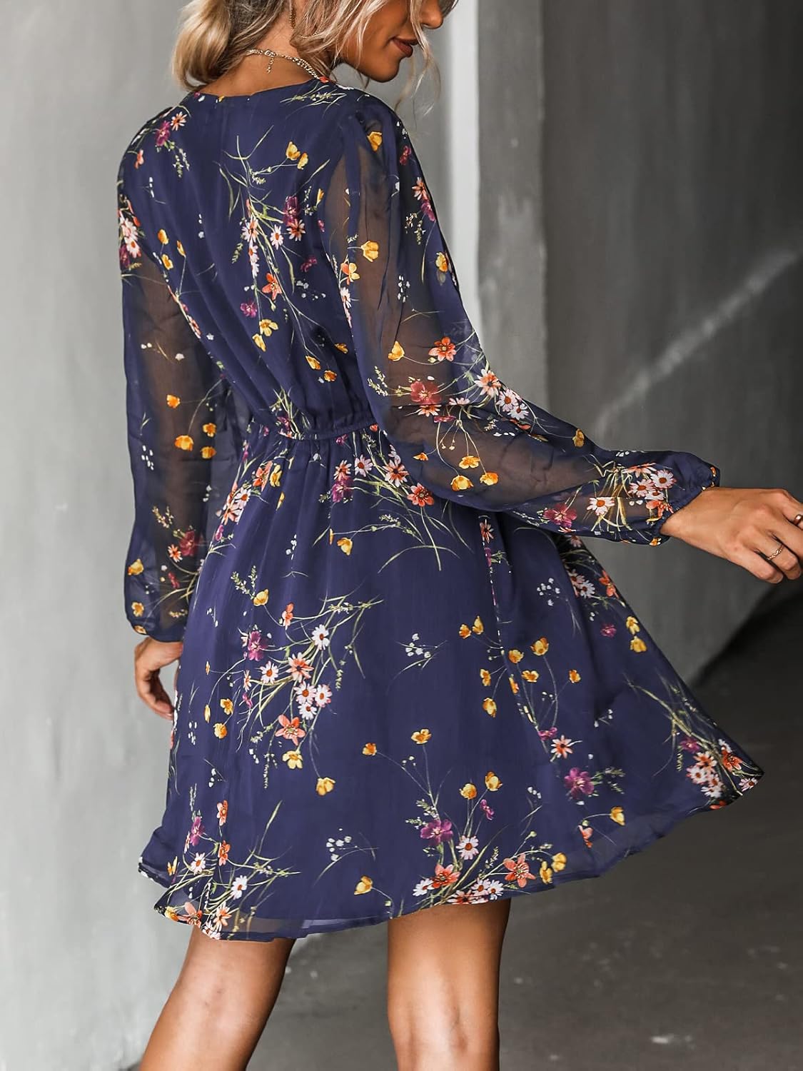 CUPSHE Women's Mini Dresses Casual Spring V Neck Chiffon Long Peasant Sleeves Flowy Summer Dress